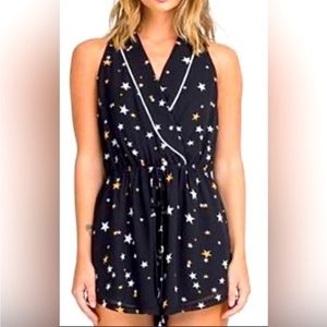 LUSH Clothing | Black & White Star V-Neck Romper Size Medium